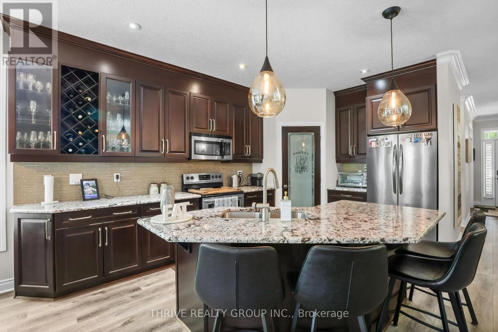 5 - 696 COMMISSIONERS ROAD #5