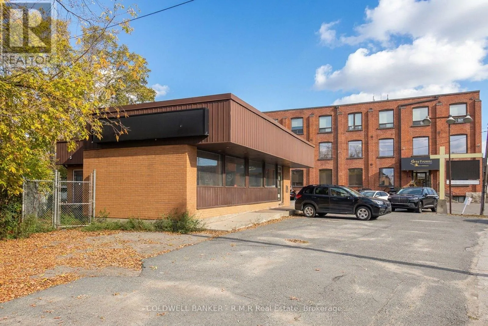 405 GEORGE STREET S