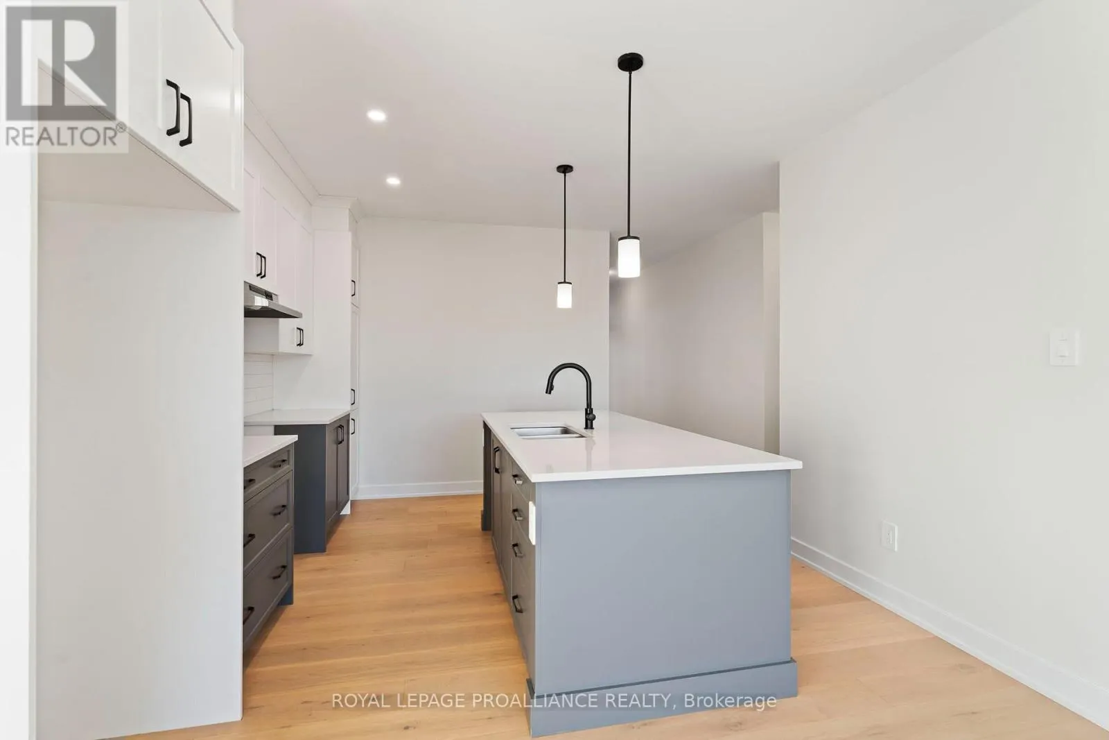 1032 TURNER DRIVE