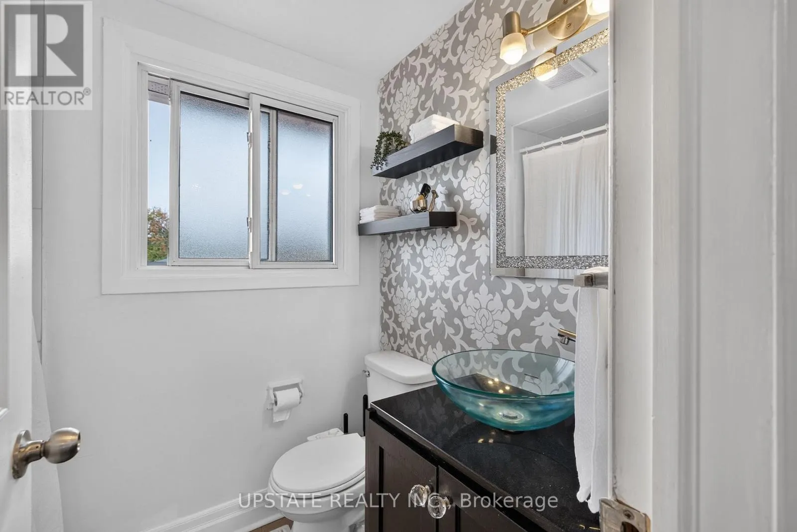 221 CEDARWOODS CRESCENT