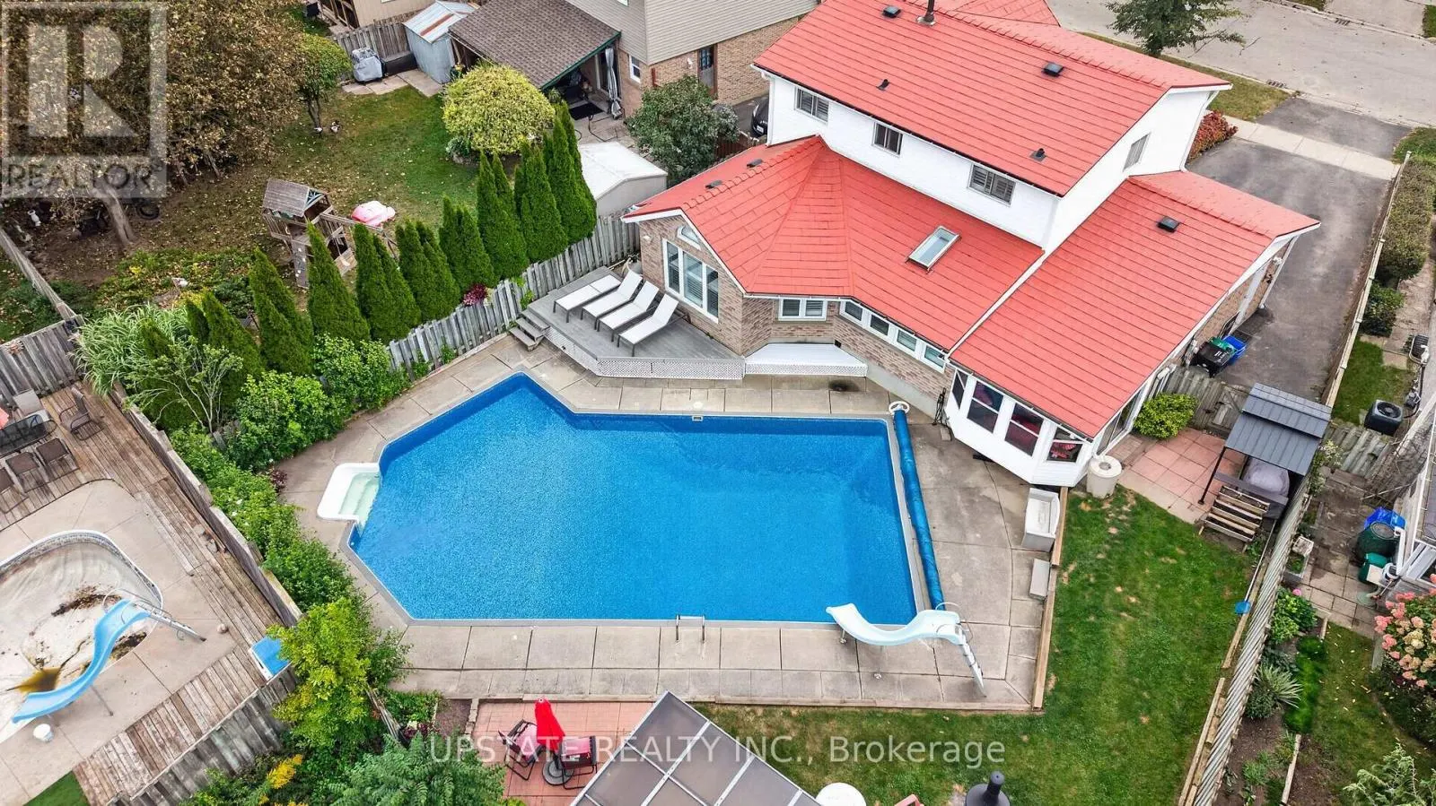 221 CEDARWOODS CRESCENT