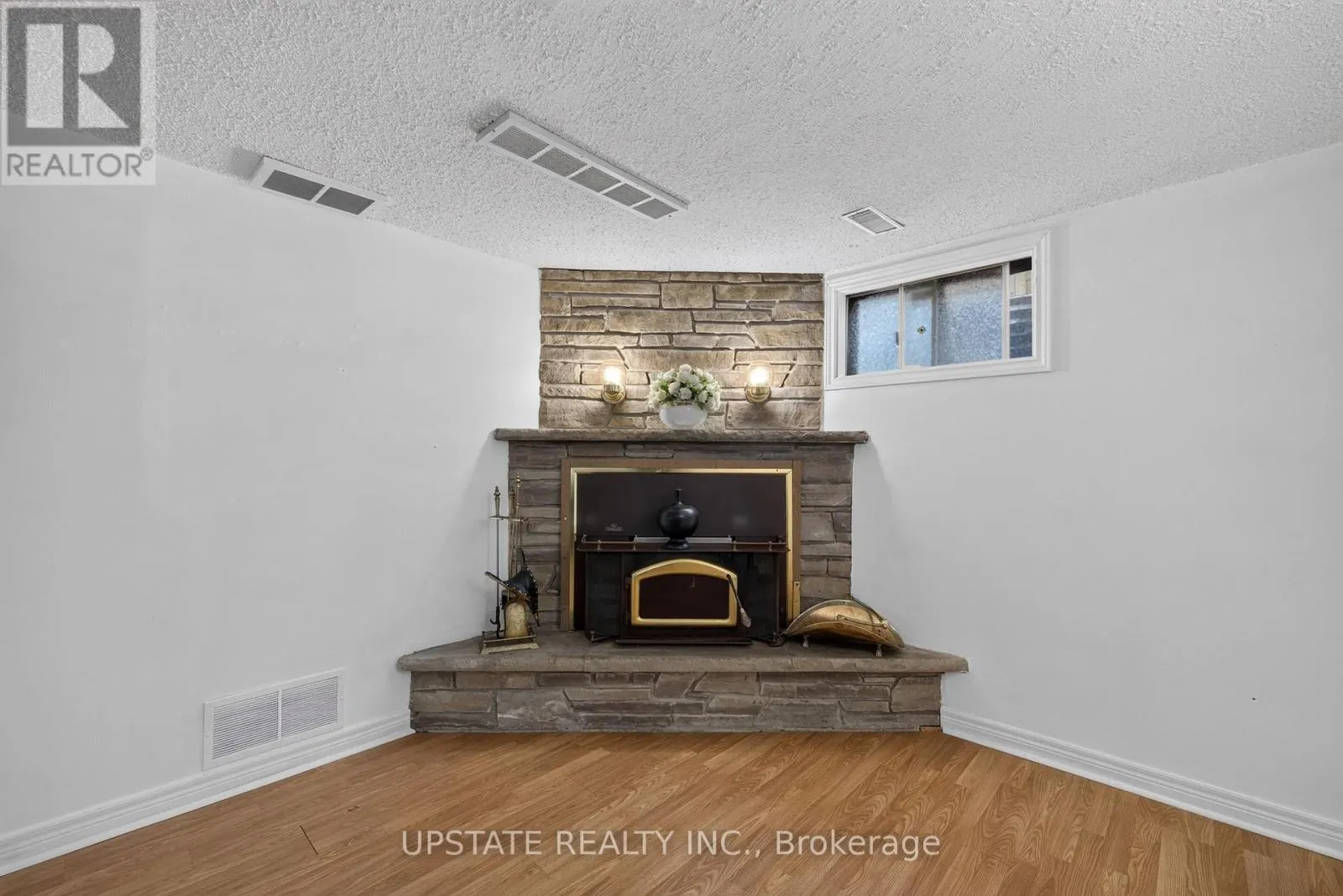 221 CEDARWOODS CRESCENT