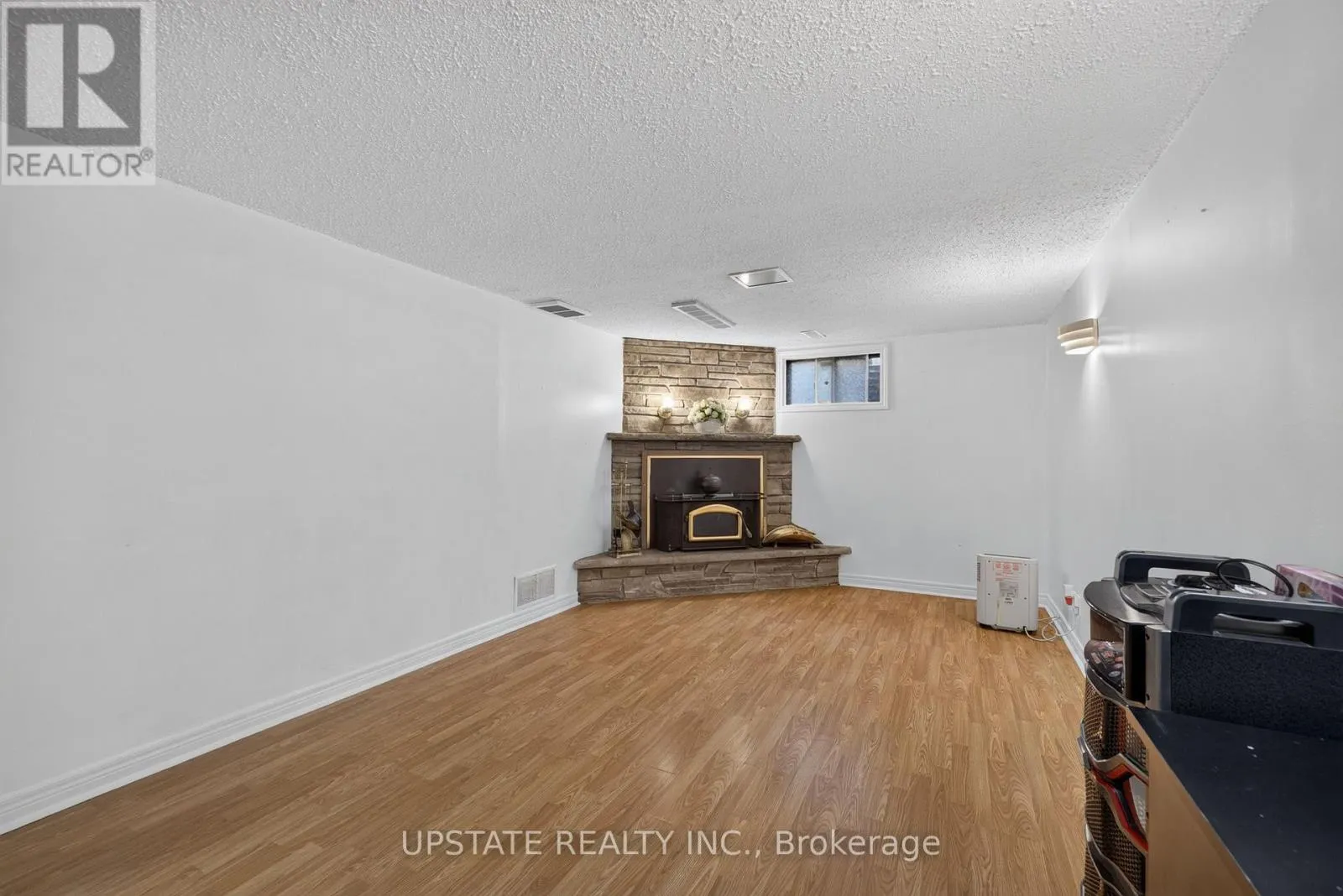 221 CEDARWOODS CRESCENT