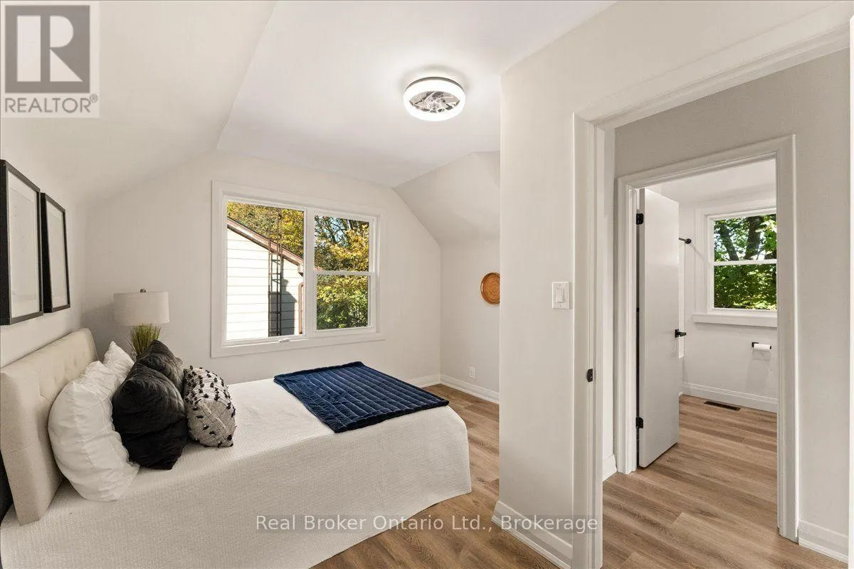39 WEST 21ST STREET