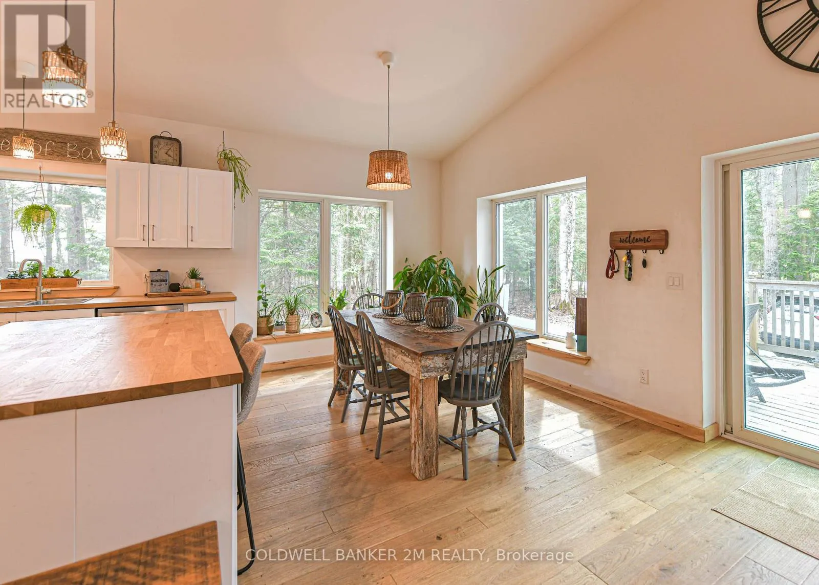 2776 MUSKOKA RD. 117 ROAD S