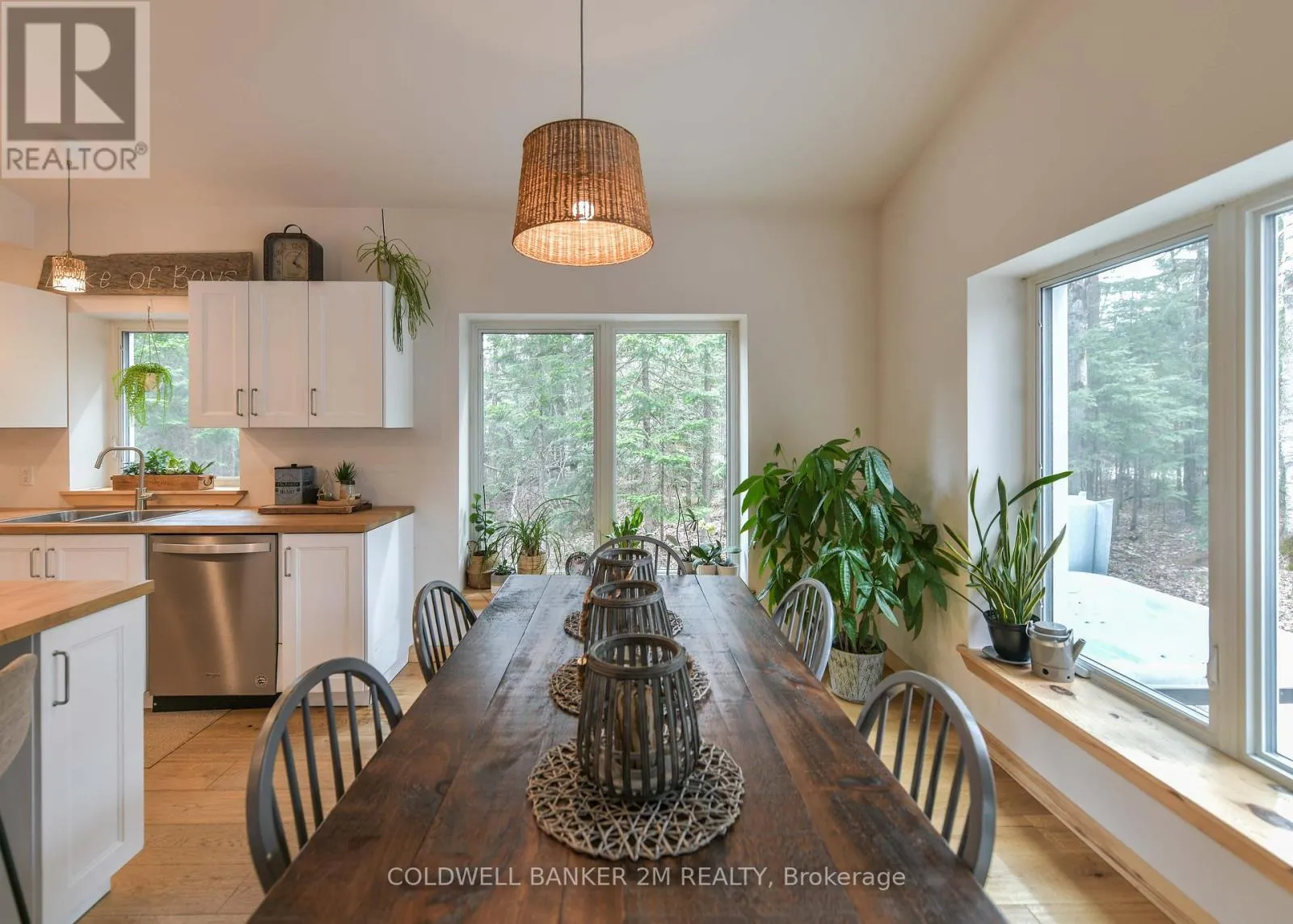 2776 MUSKOKA RD. 117 ROAD S