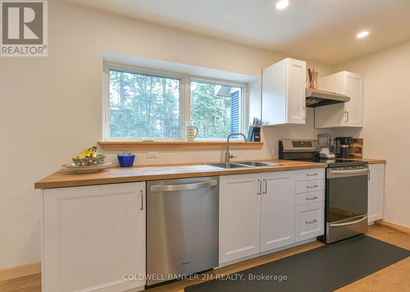 2776 MUSKOKA RD. 117 ROAD S