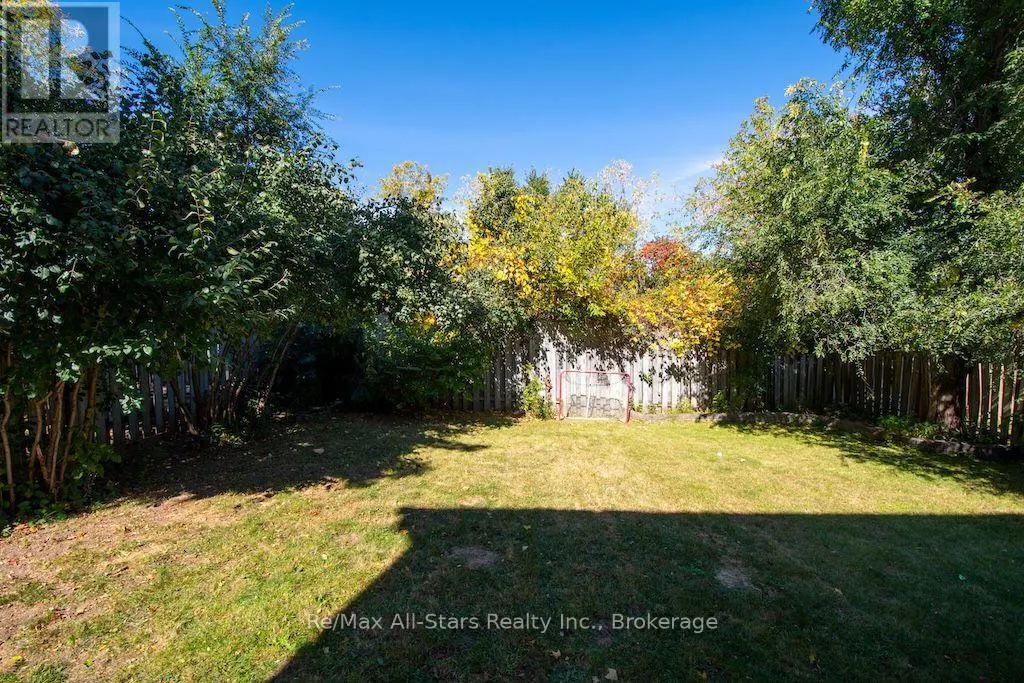 1118 HUNTINGTON CIRCLE