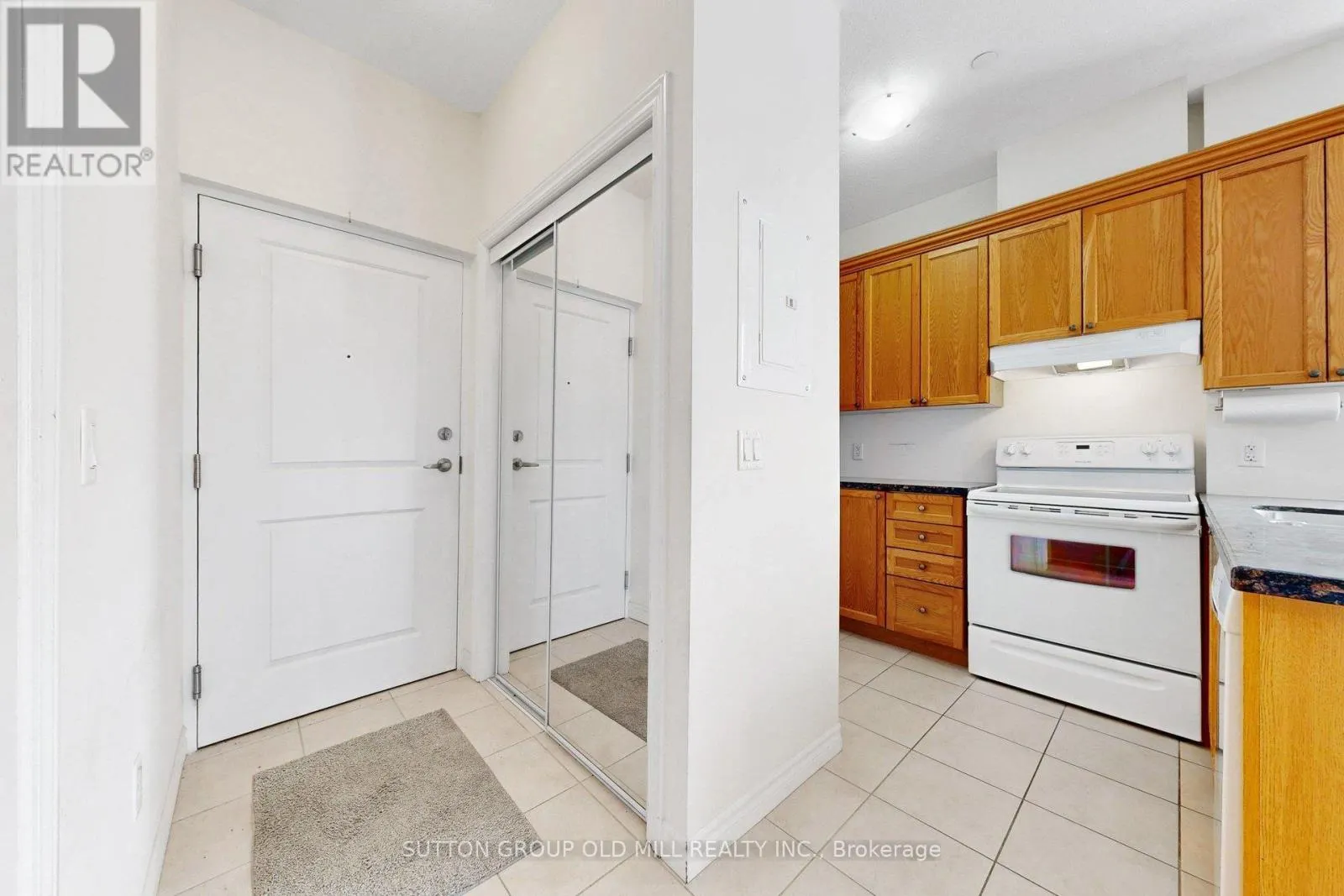102 - 95 WILSON ST STREET W