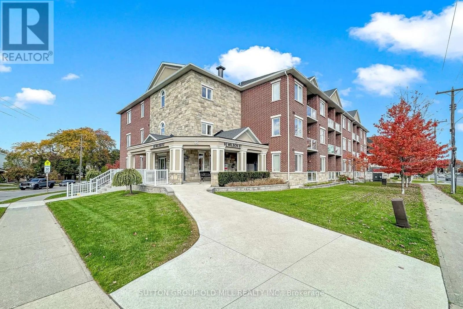 102 - 95 WILSON ST STREET W
