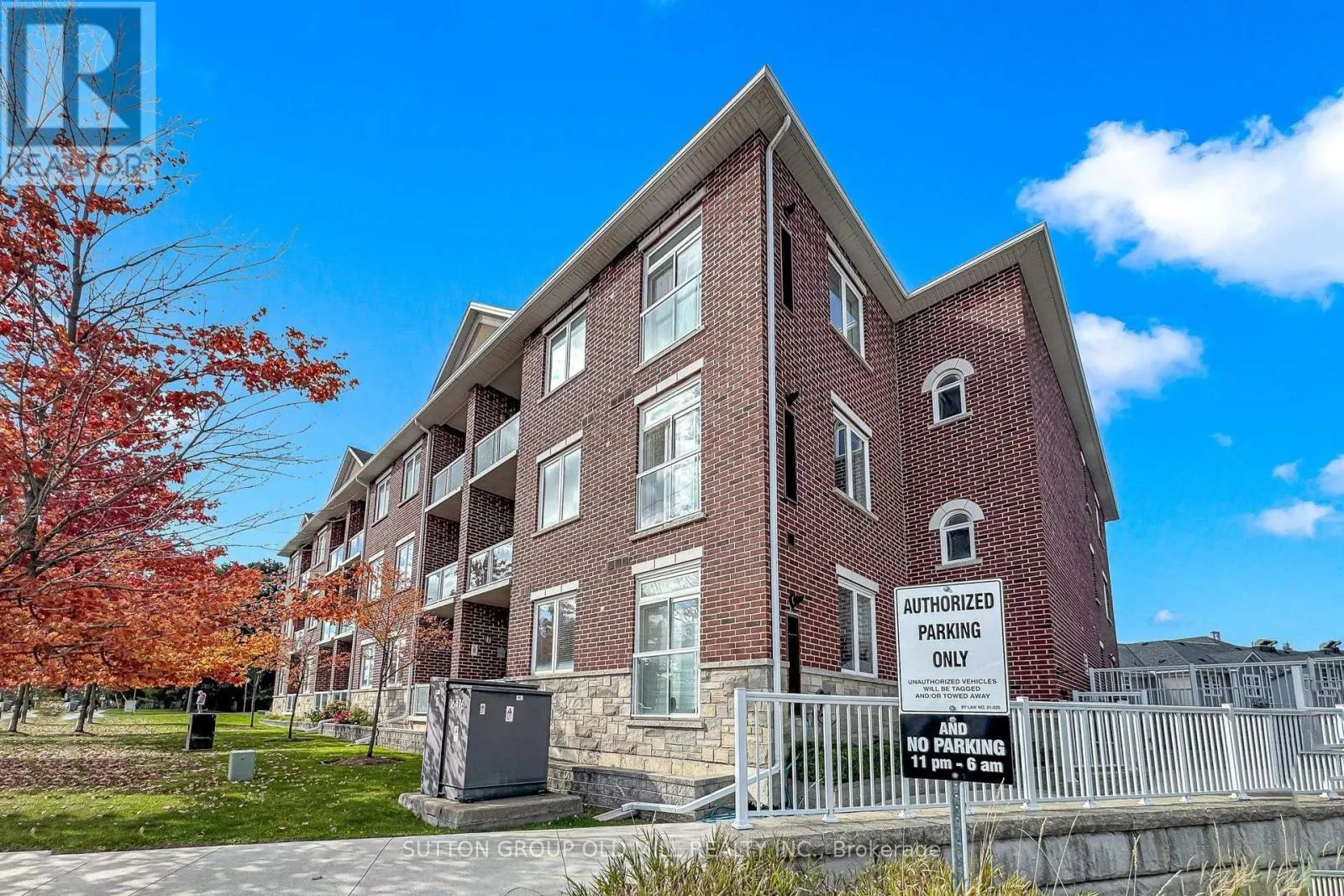 102 - 95 WILSON ST STREET W