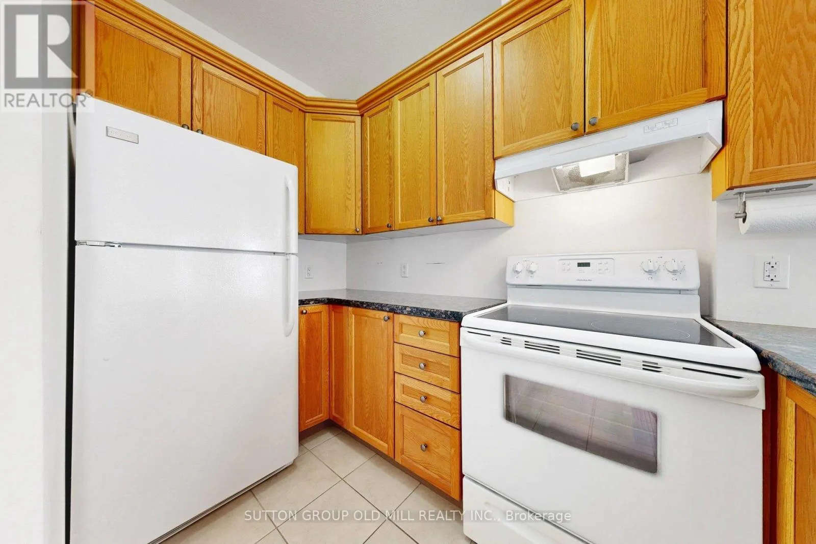 102 - 95 WILSON ST STREET W