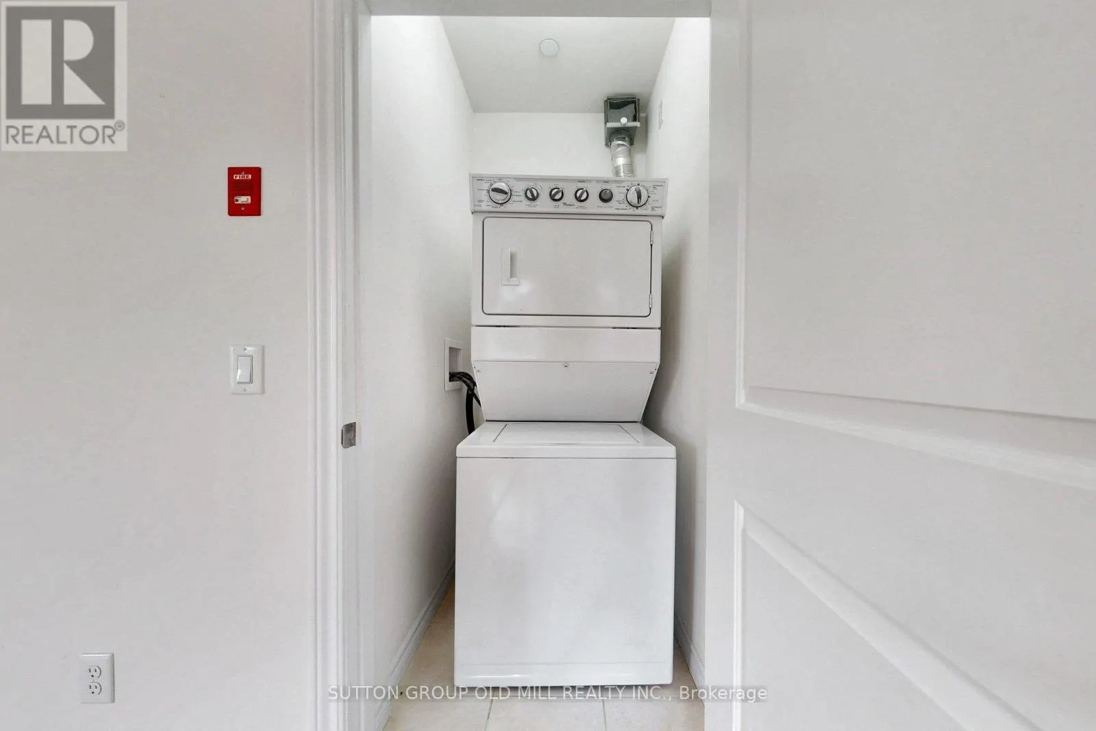 102 - 95 WILSON ST STREET W