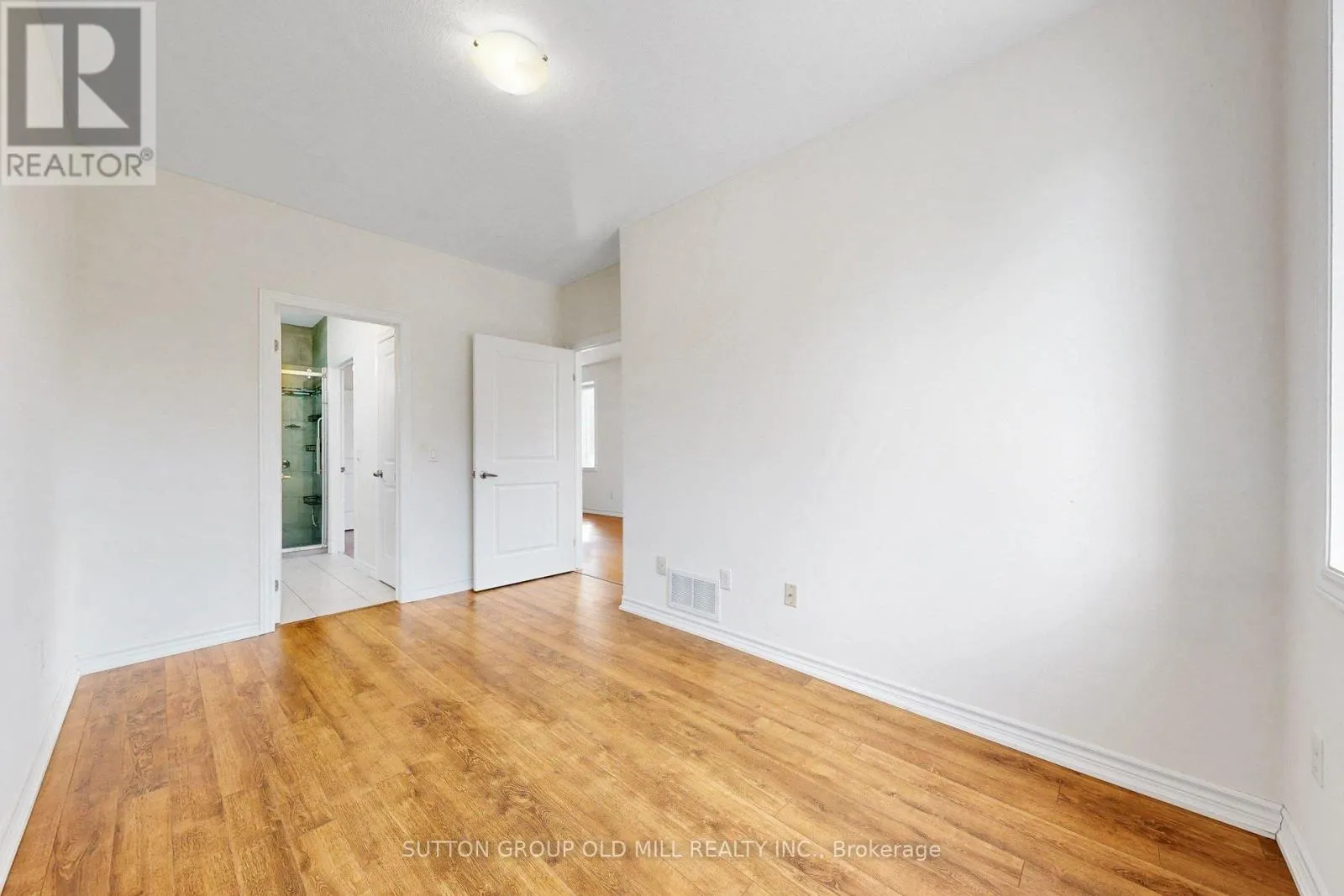 102 - 95 WILSON ST STREET W