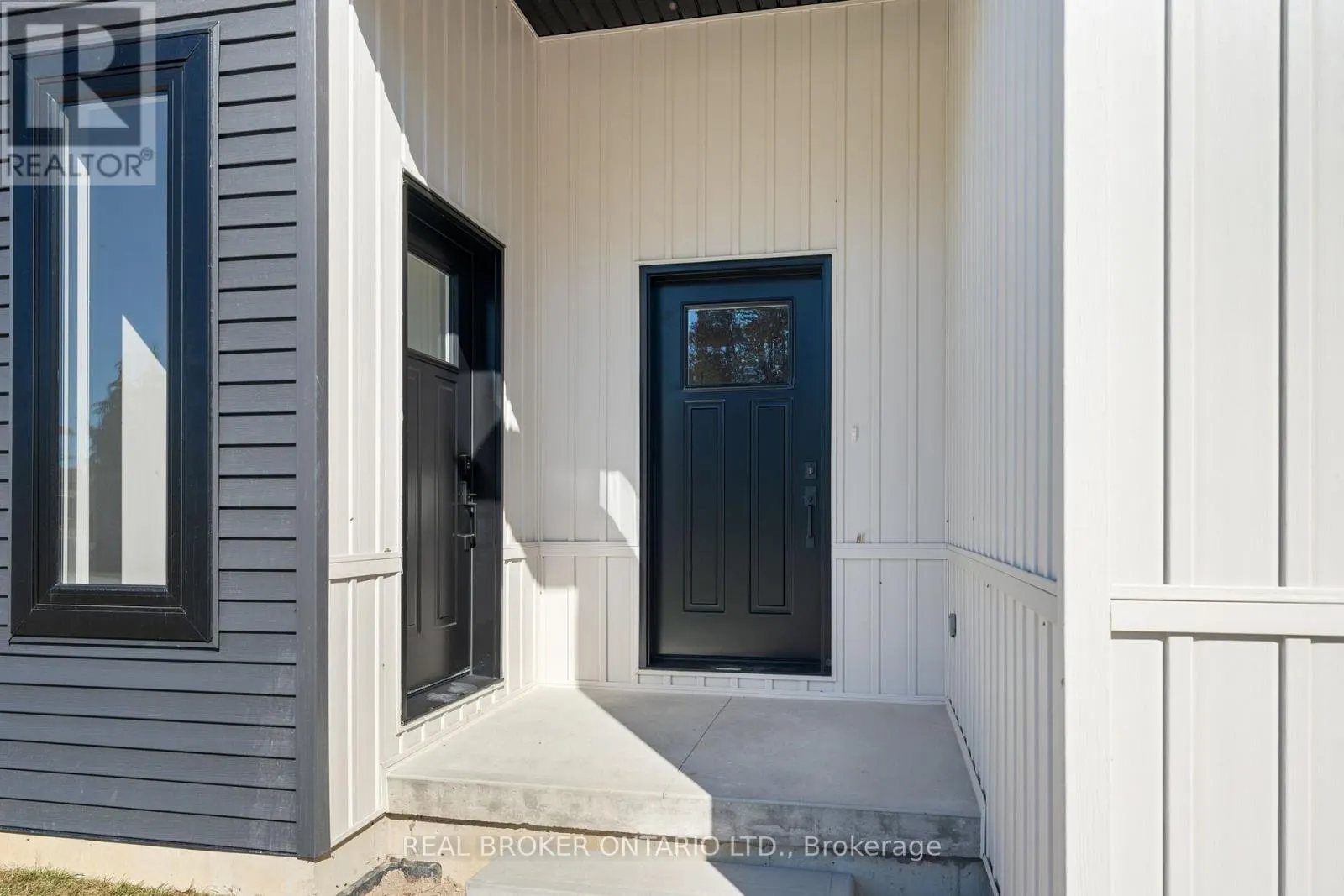 3 - 153 DAVIS STREET