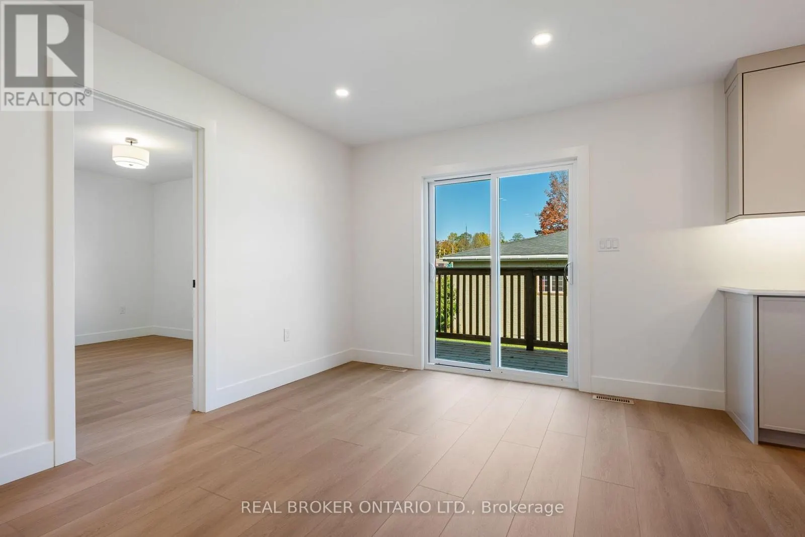 3 - 153 DAVIS STREET