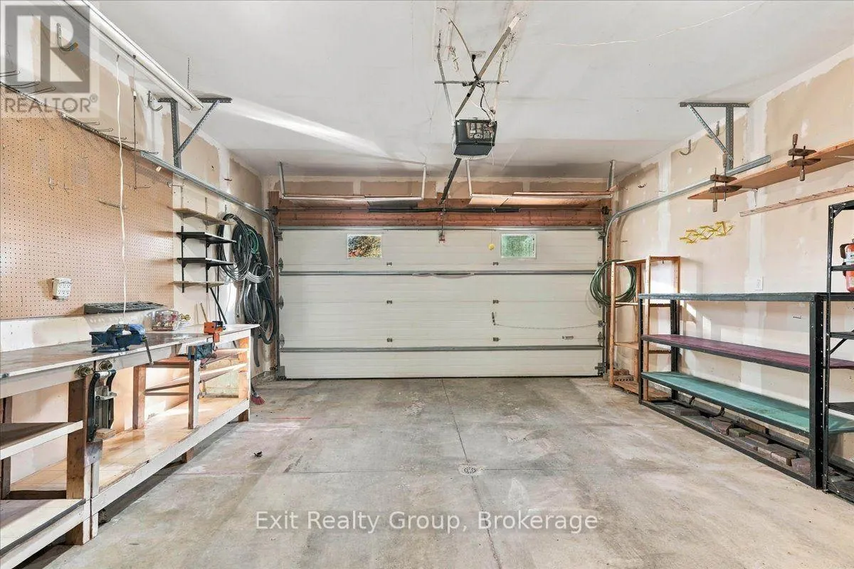 6 HEMLOCK CRESCENT