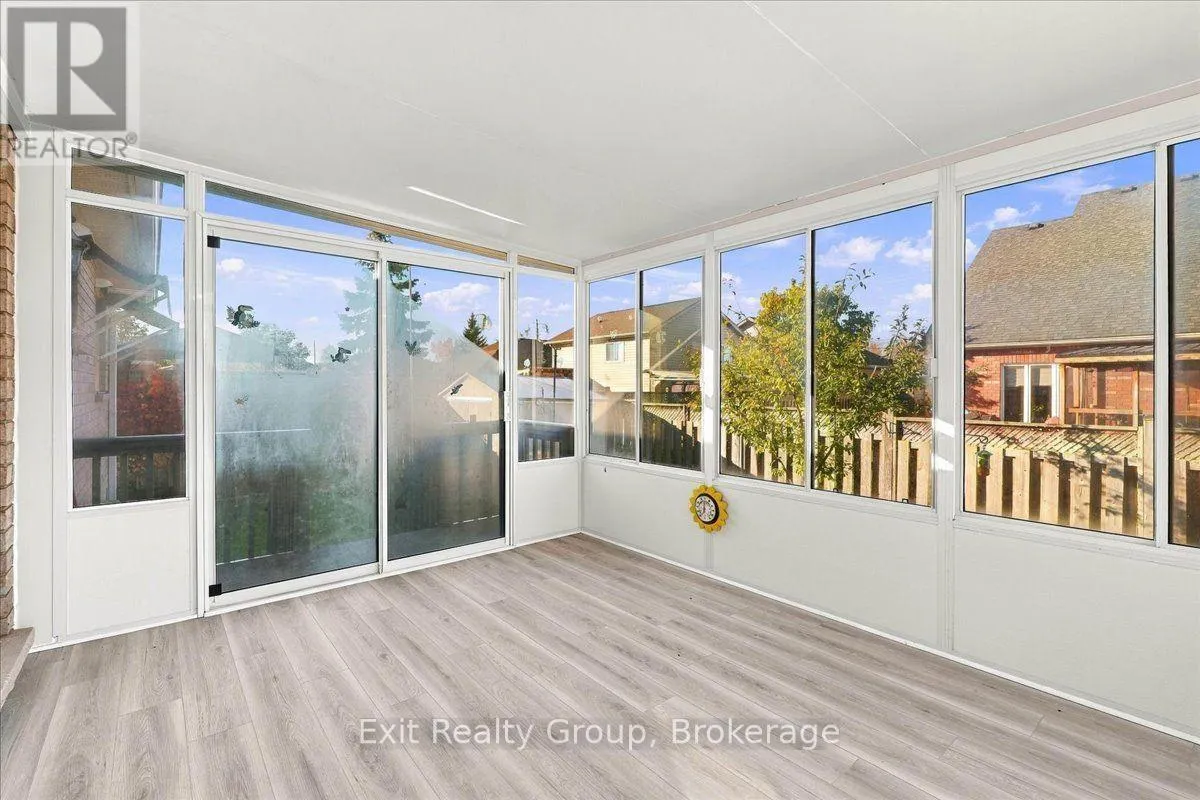 6 HEMLOCK CRESCENT