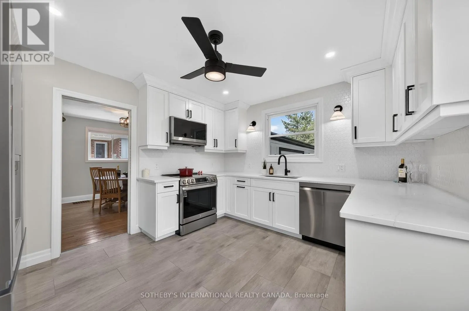 38 ROSLIN AVENUE S