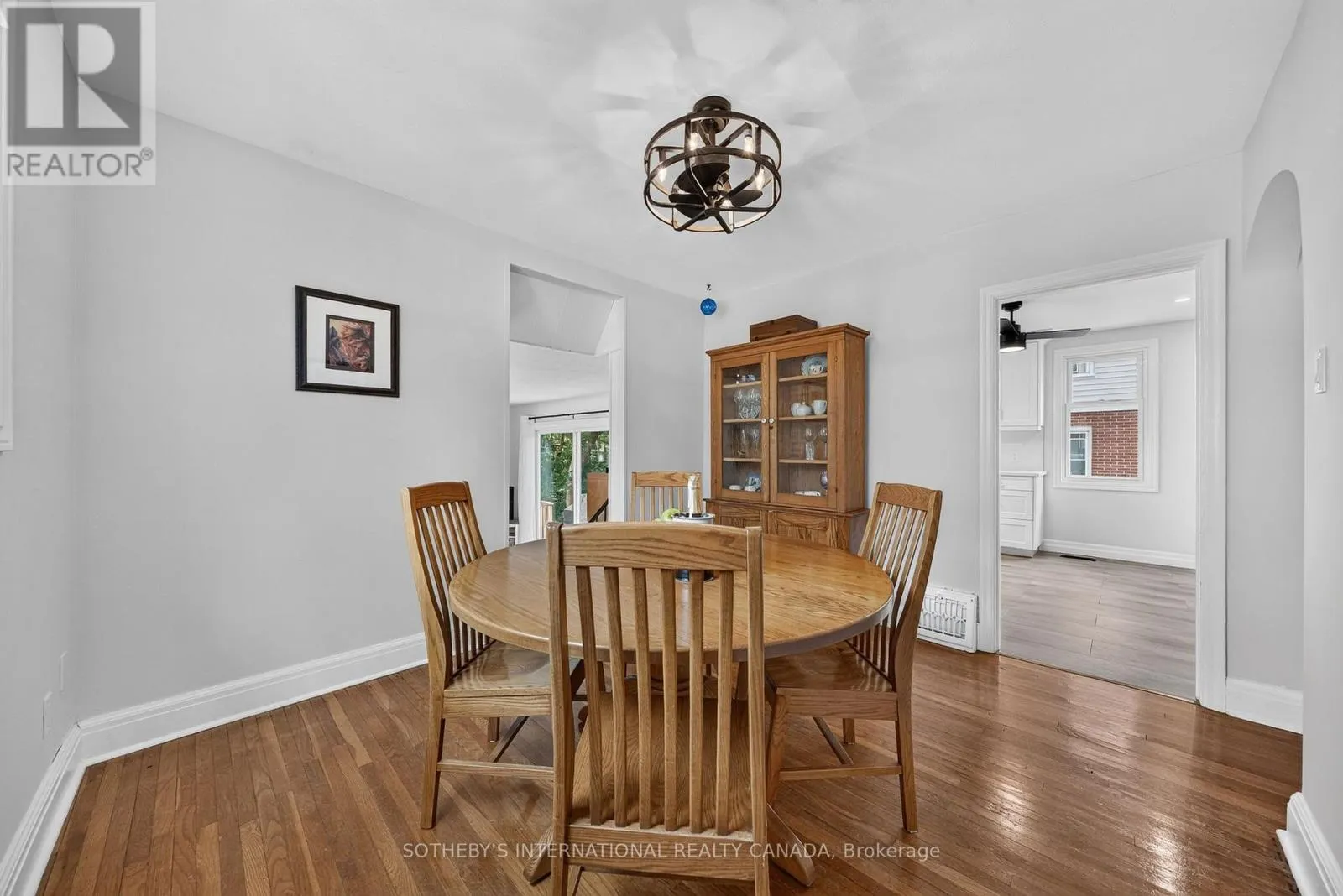 38 ROSLIN AVENUE S