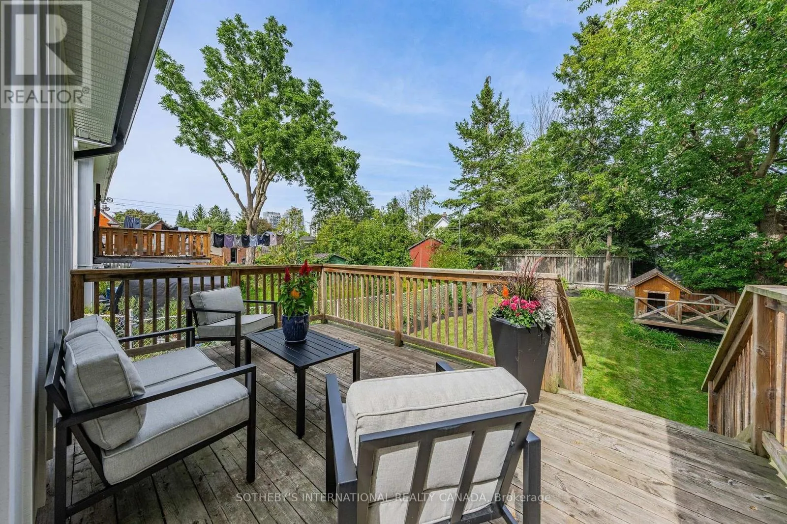 38 ROSLIN AVENUE S
