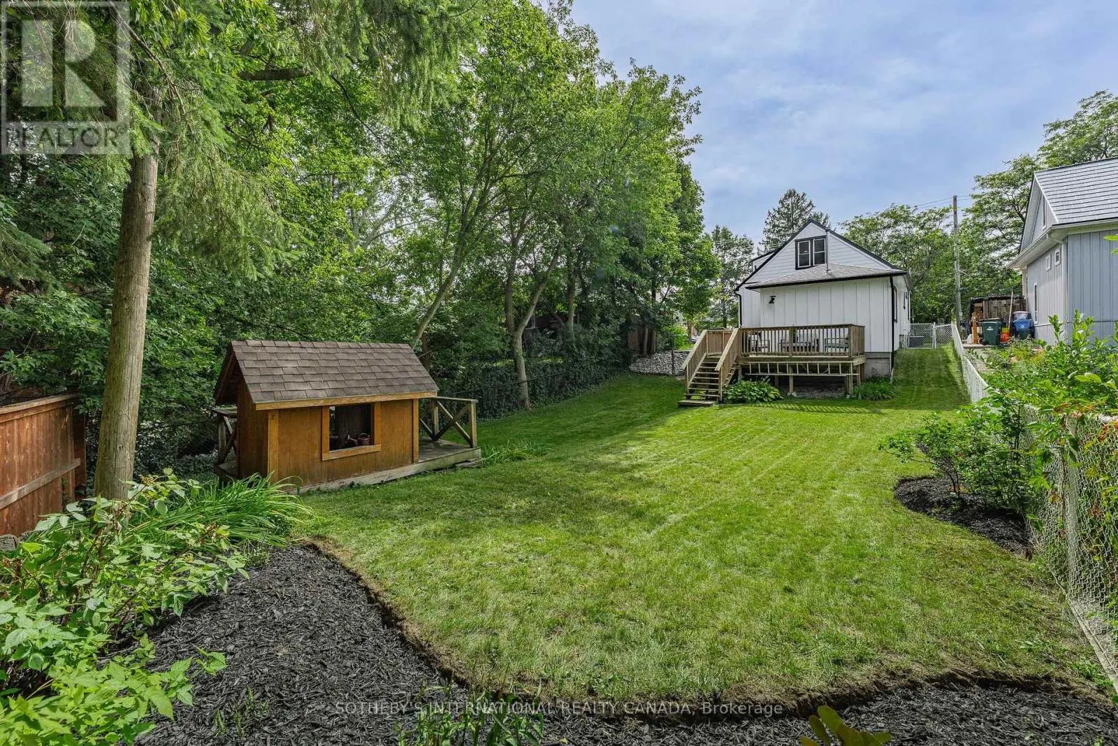 38 ROSLIN AVENUE S