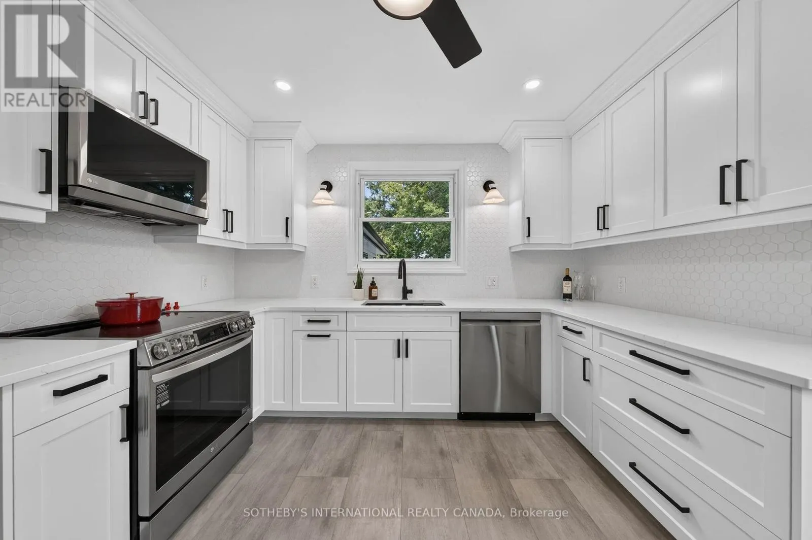 38 ROSLIN AVENUE S