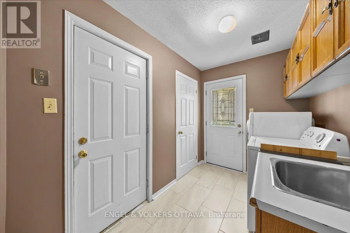 1678 DES PERDRIX CRESCENT