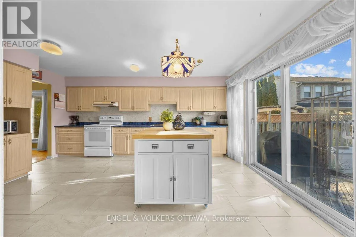 1678 DES PERDRIX CRESCENT