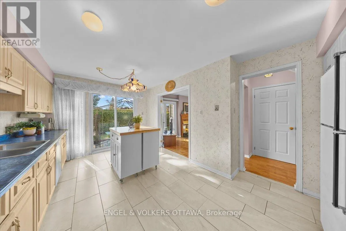 1678 DES PERDRIX CRESCENT