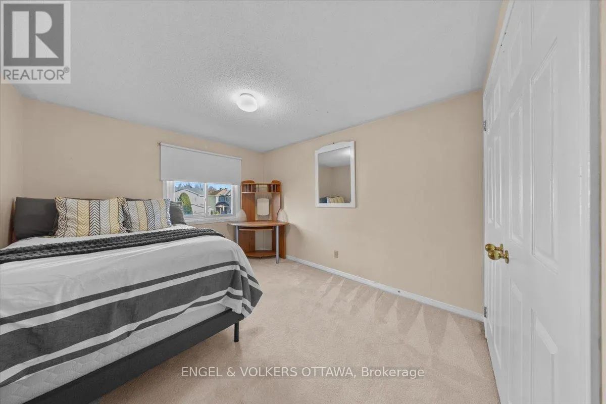 1678 DES PERDRIX CRESCENT