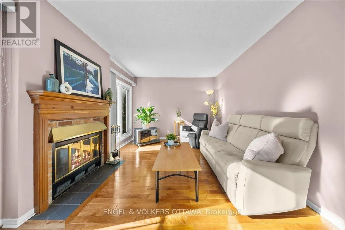 1678 DES PERDRIX CRESCENT