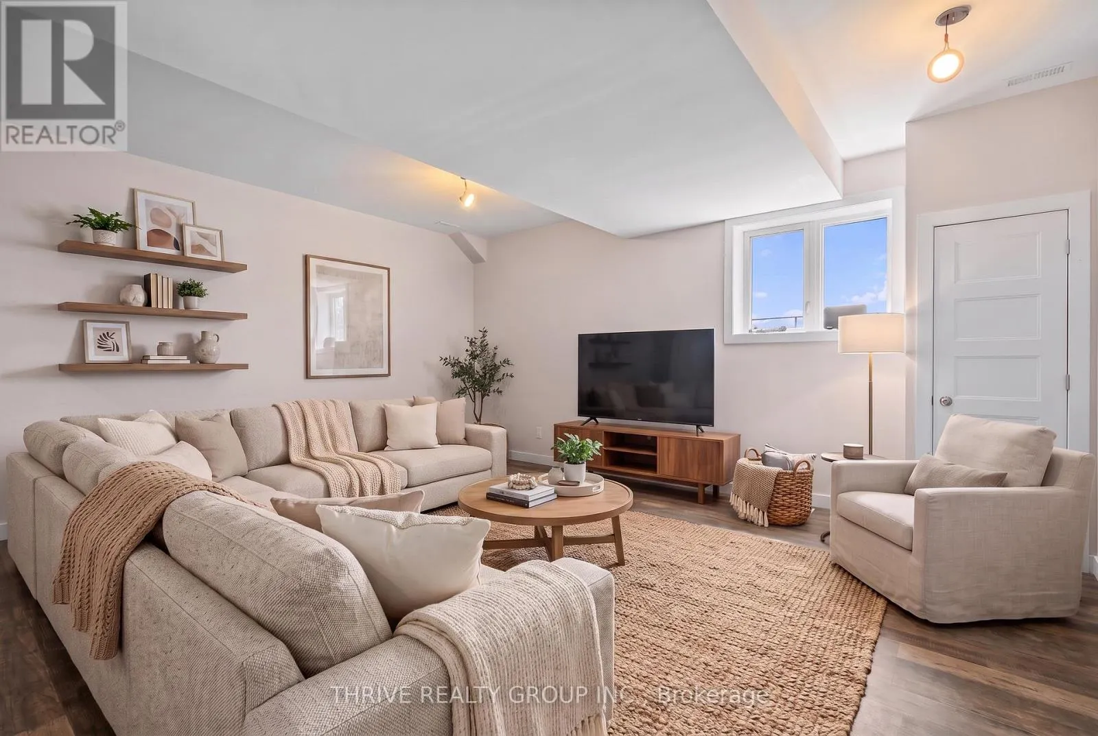 981 WEST VILLAGE SQUARE