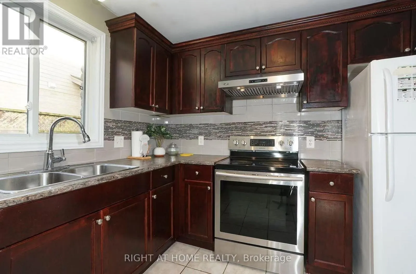 1422 MICKLEBOROUGH DRIVE