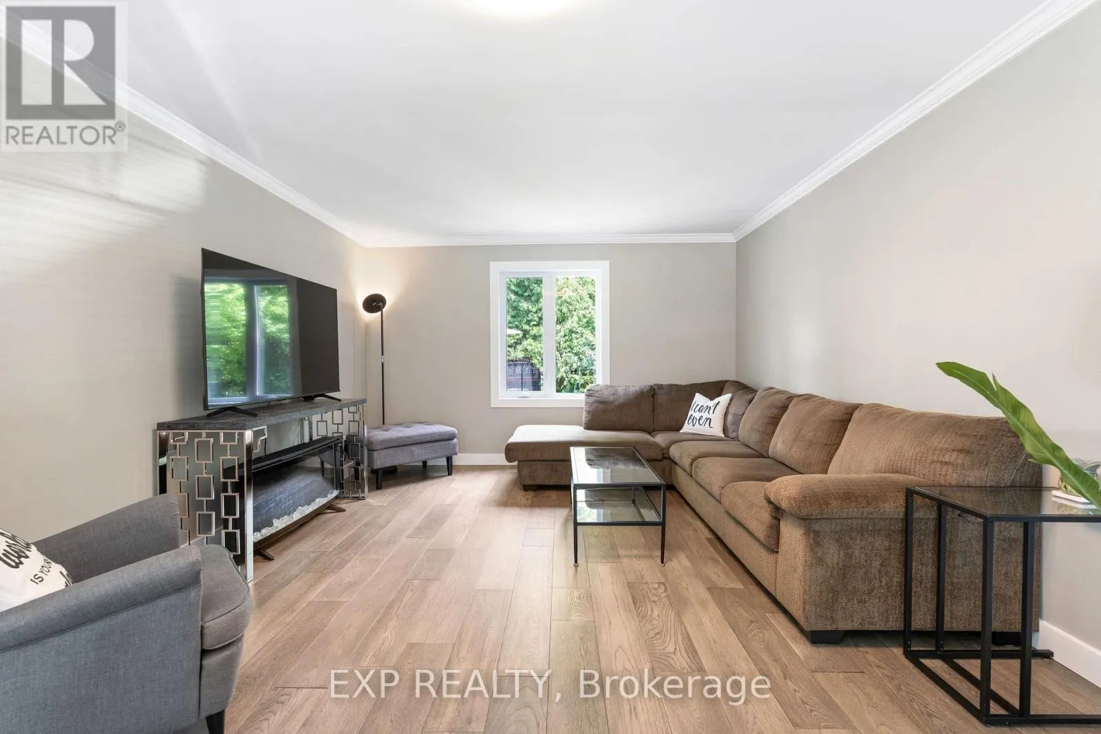 11 ROBERTA CRESCENT