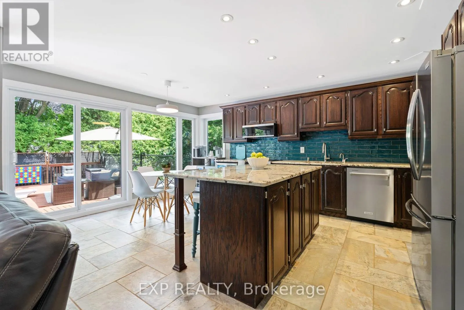 11 ROBERTA CRESCENT