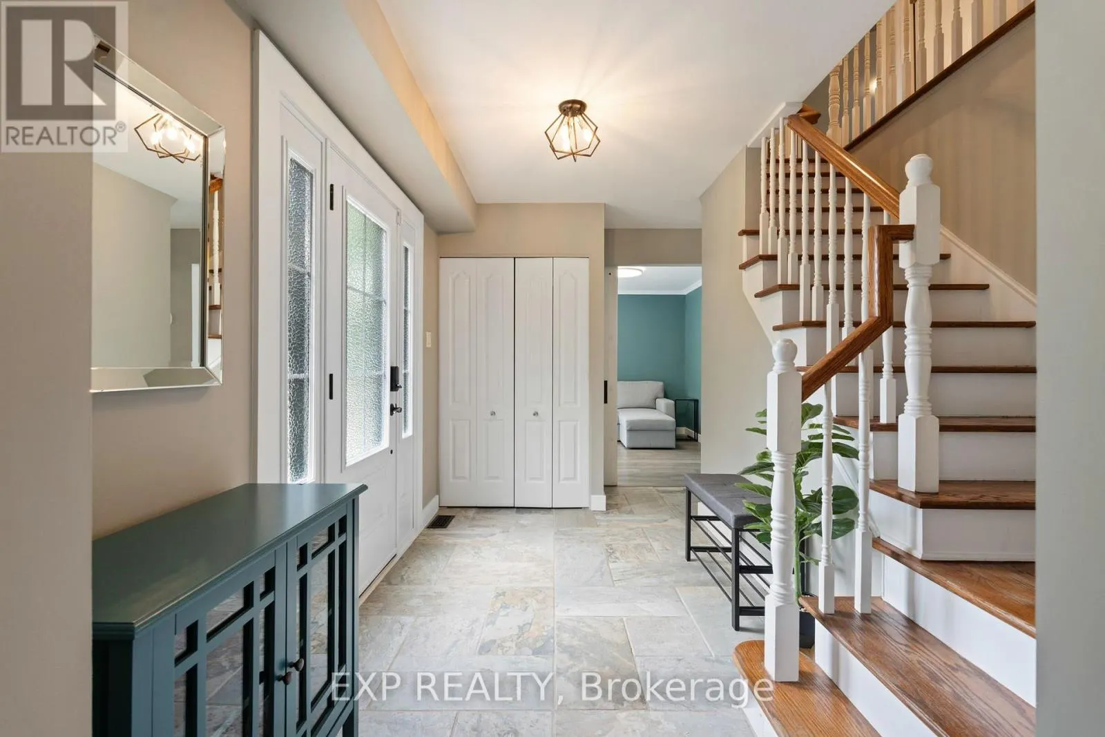 11 ROBERTA CRESCENT