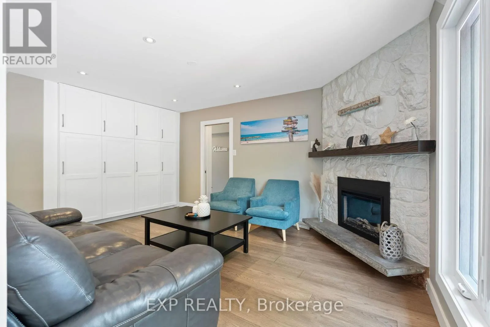 11 ROBERTA CRESCENT