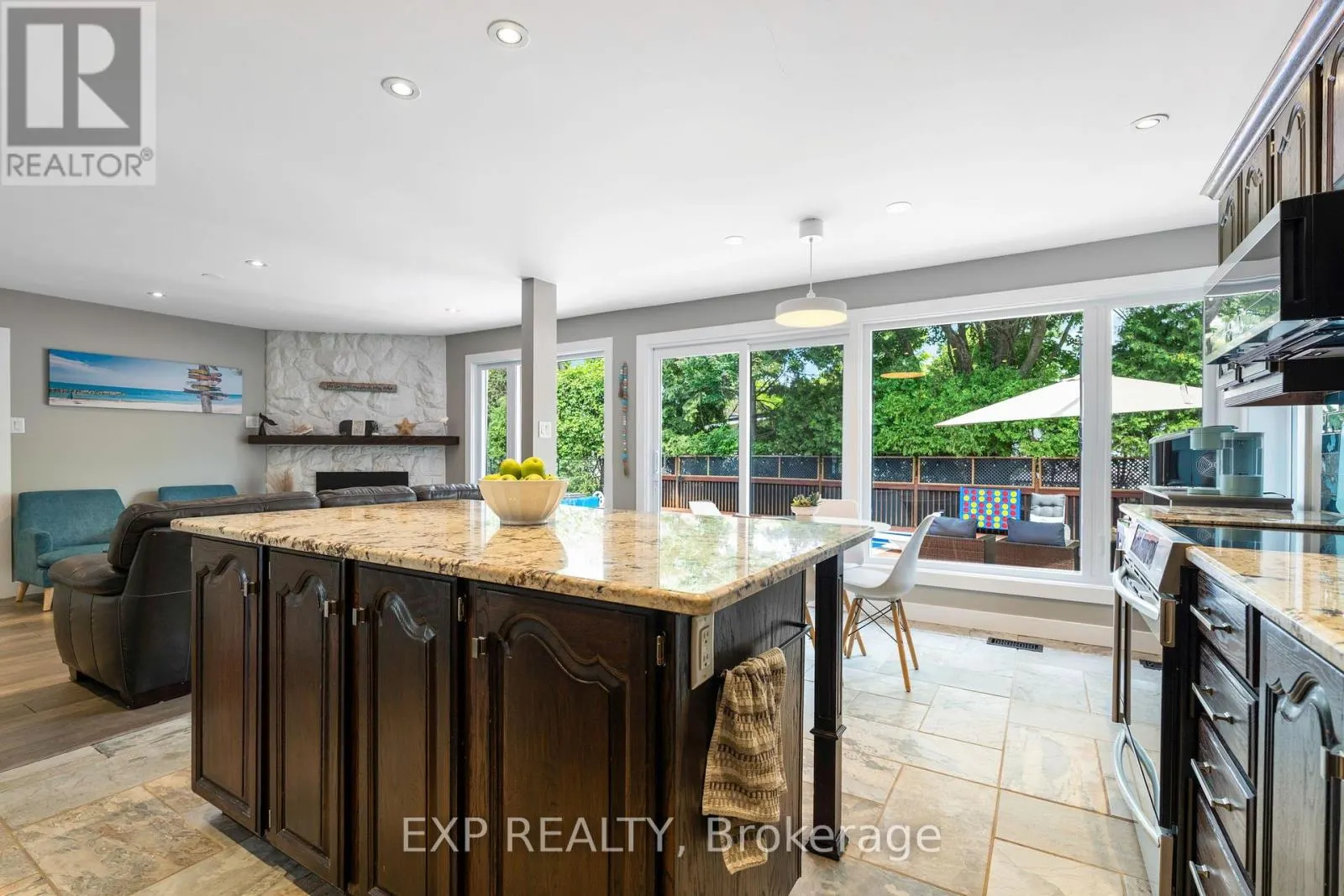 11 ROBERTA CRESCENT