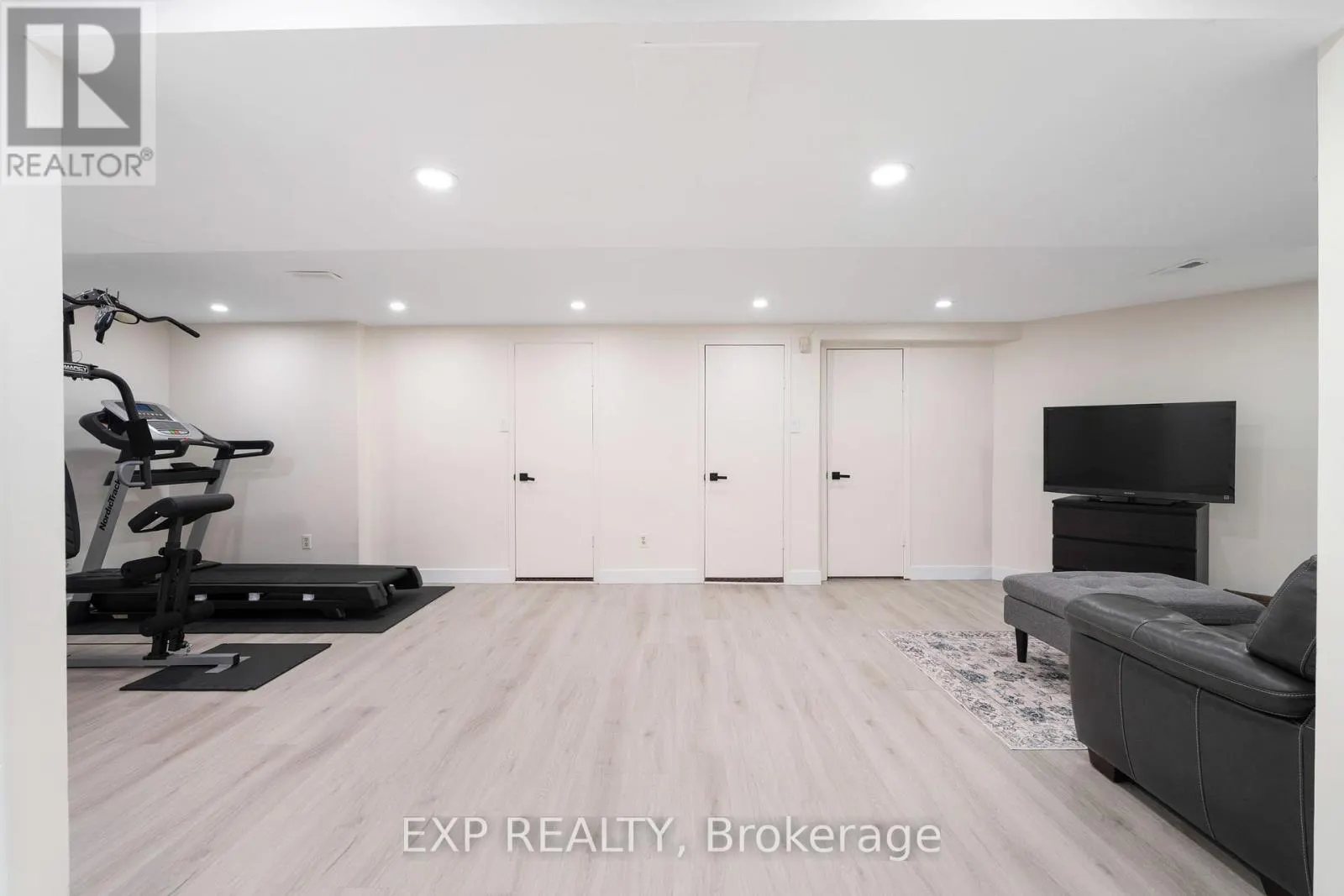 11 ROBERTA CRESCENT