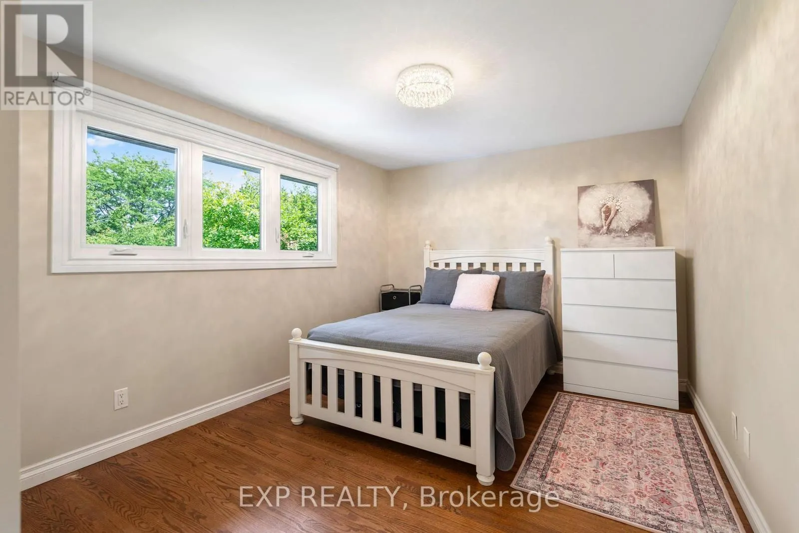 11 ROBERTA CRESCENT