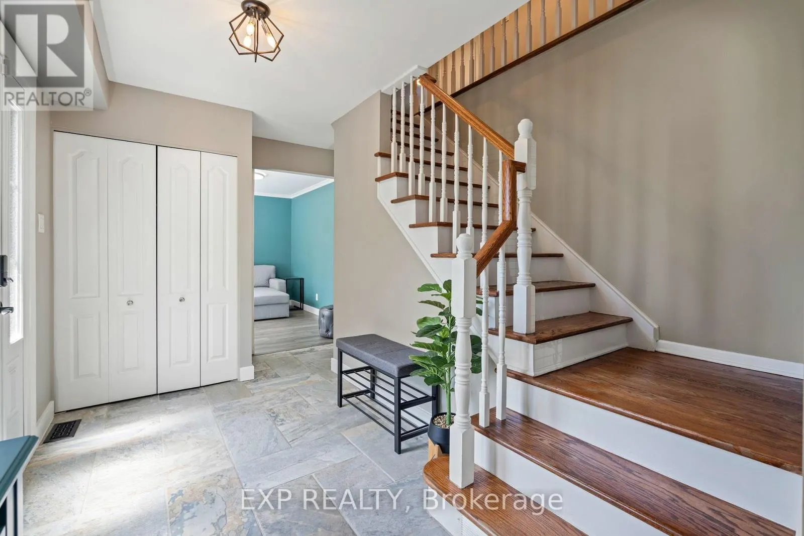 11 ROBERTA CRESCENT