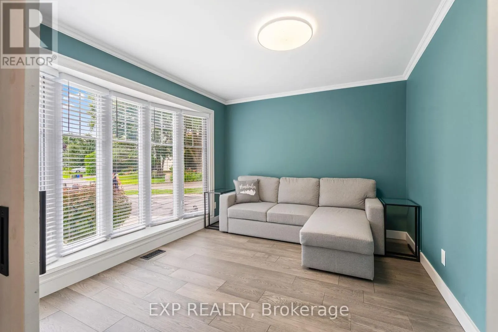 11 ROBERTA CRESCENT
