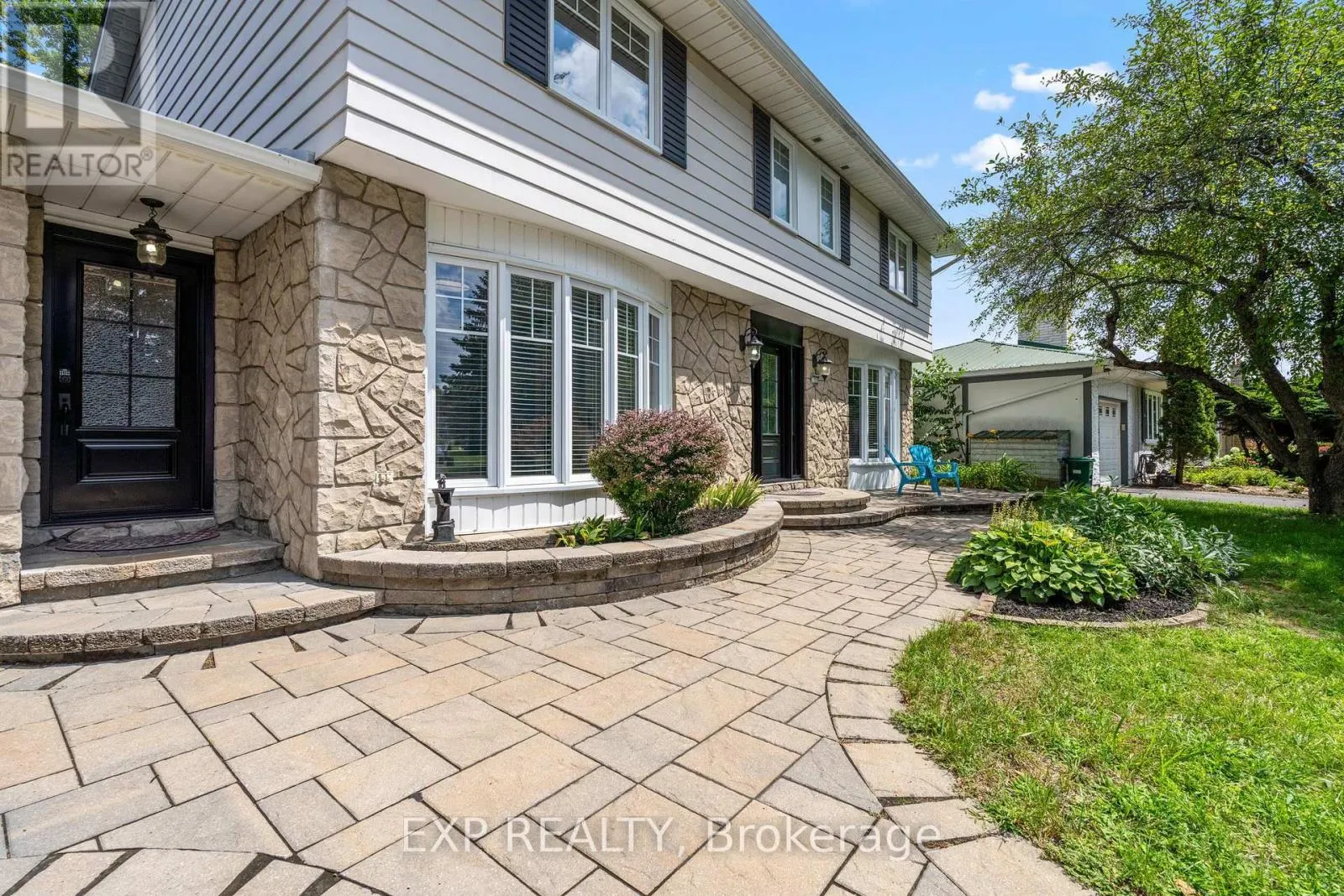 11 ROBERTA CRESCENT