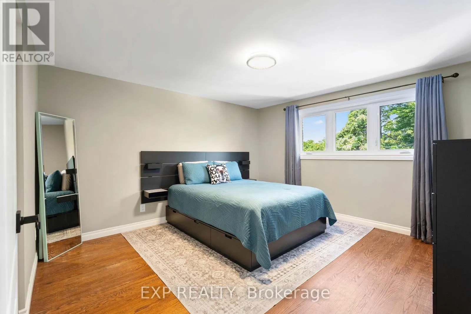 11 ROBERTA CRESCENT