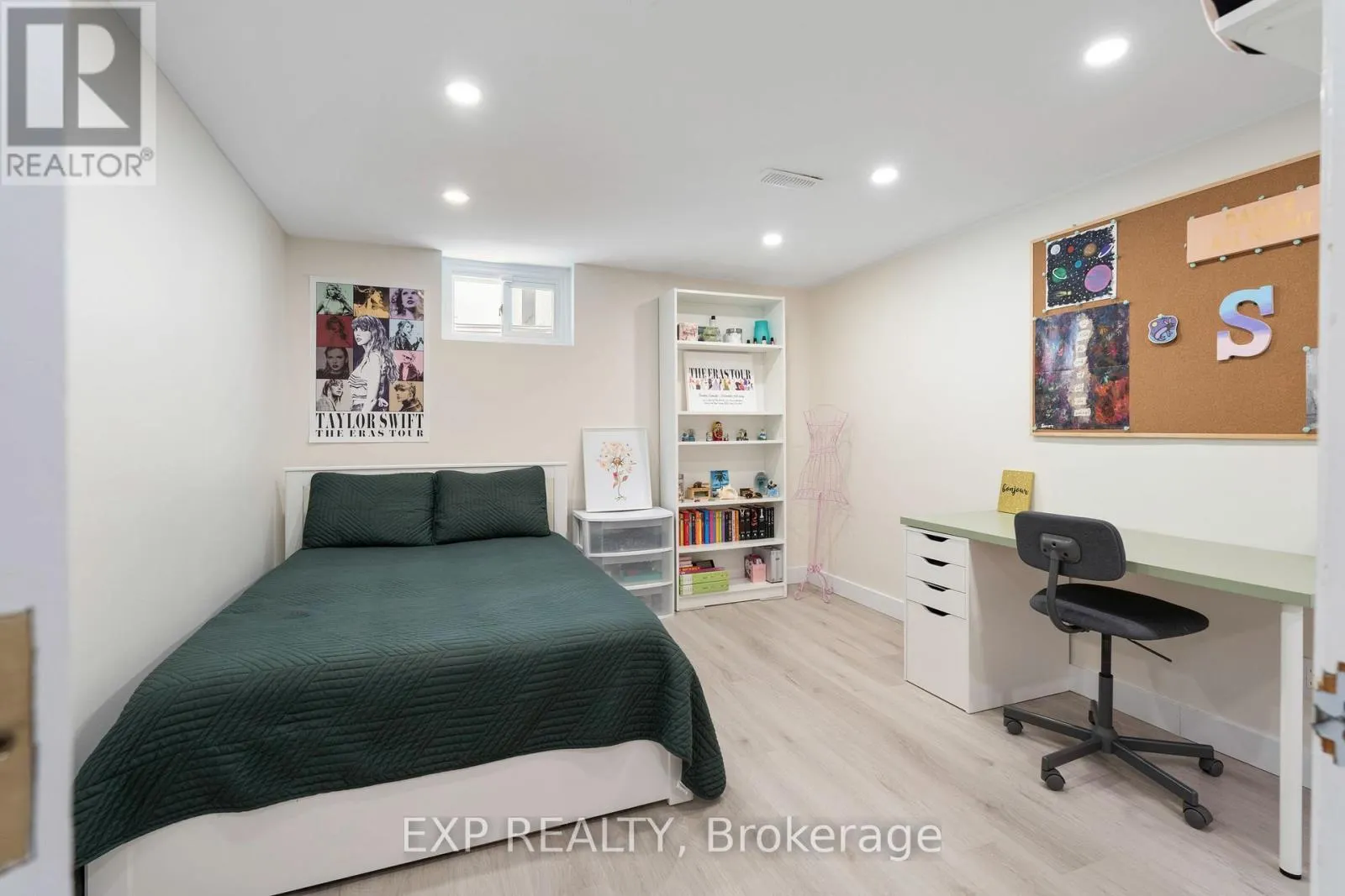 11 ROBERTA CRESCENT