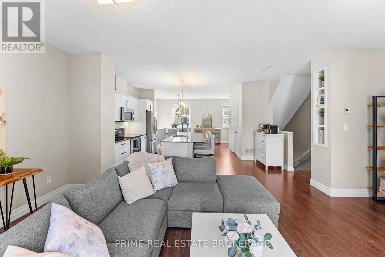 4 - 1850 BEAVERBROOK AVENUE #4