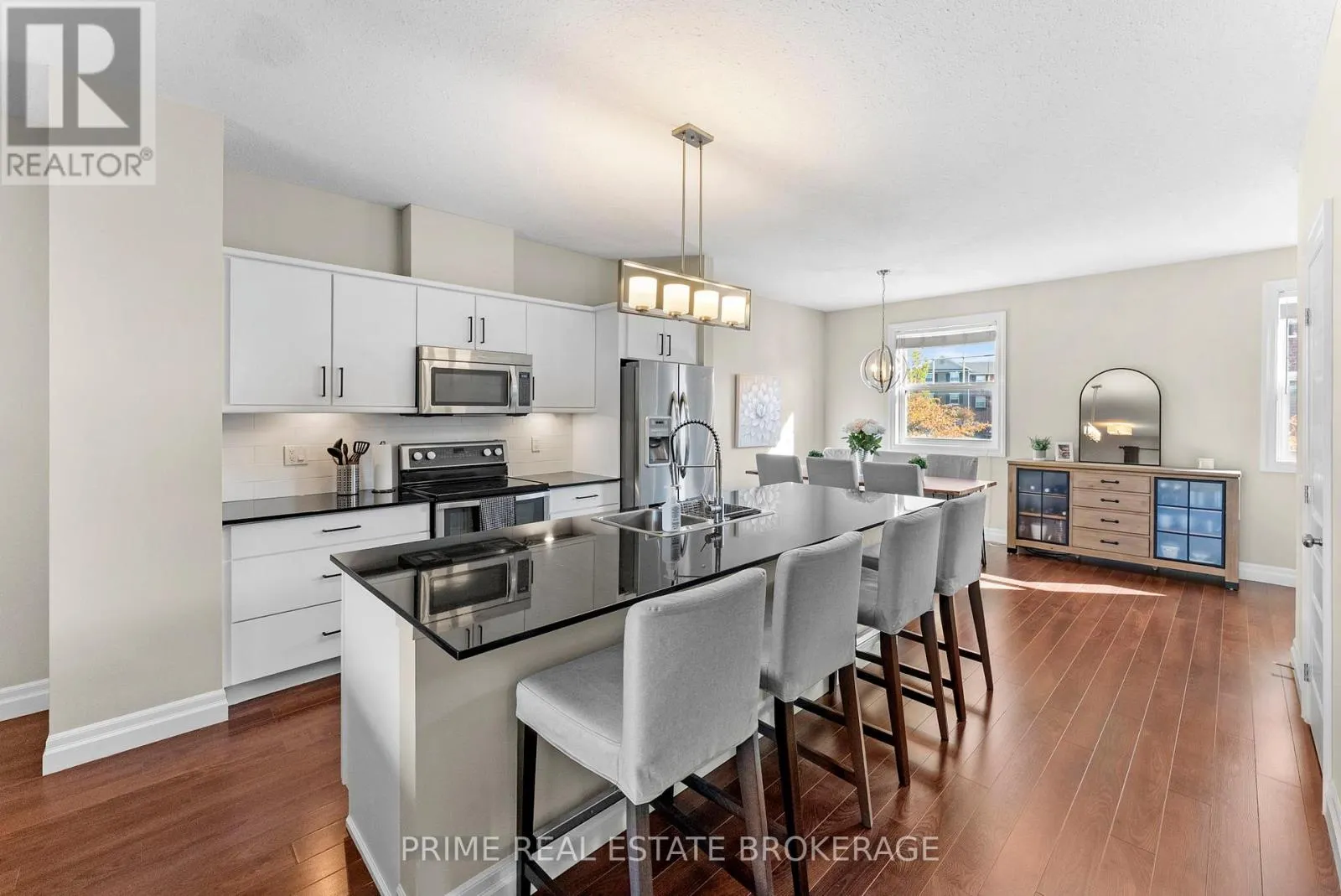 4 - 1850 BEAVERBROOK AVENUE #4