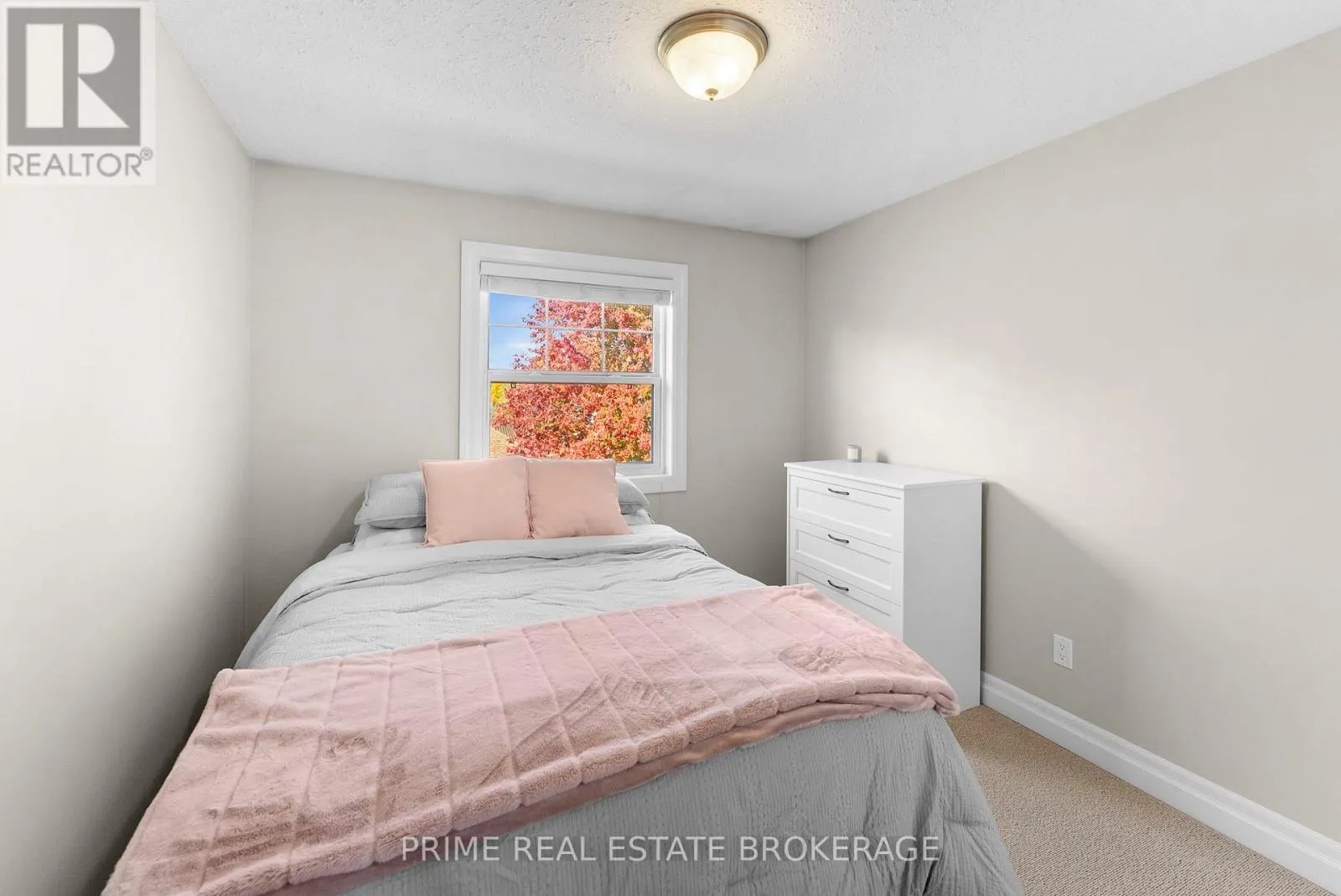 4 - 1850 BEAVERBROOK AVENUE #4