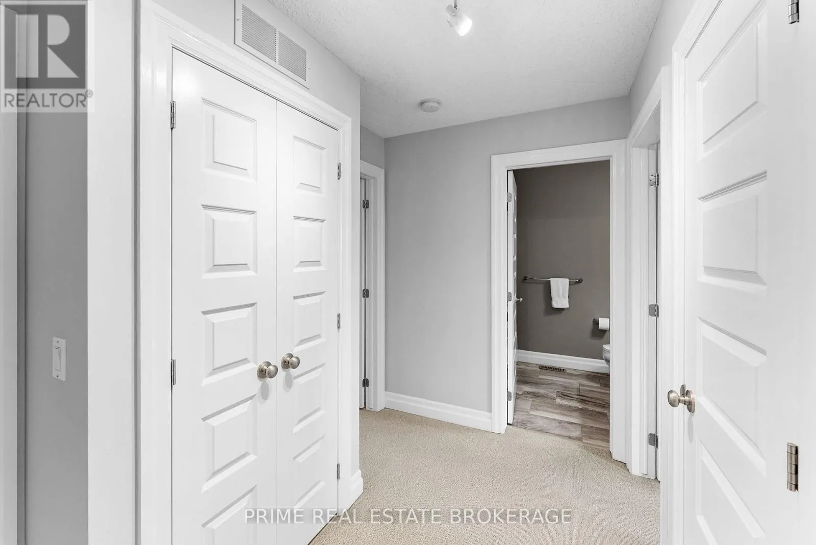 4 - 1850 BEAVERBROOK AVENUE #4